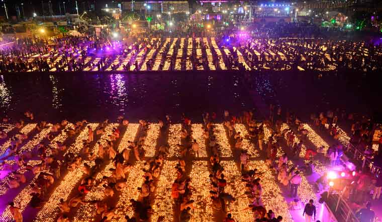 Participate in Deepotsav from Anywhere: Holy Ayodhya App Allows Devotees to Light ‘Diyas’ and Break Guinness World Record