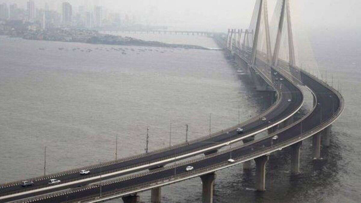 Mumbai: 28-Year-old banker committed suicide after jumping off Bandra-Worli sea link