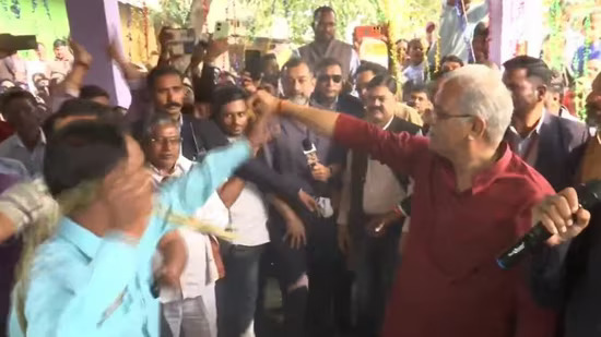 Chhattisgarh CM Baghel Participates in ‘Gaura-Gauri’ Pooja, Voluntarily Undergoes Whiplashing Tradition
