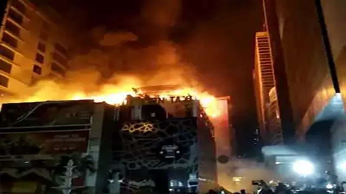 Mumbai: Nine hospitalised after major fire engulfs Byculla 24-storey residential building; 135 rescued