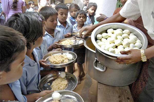 K’taka Brahmin family accuses Shivamogga govt school of force-feeding egg to daughter, demands action