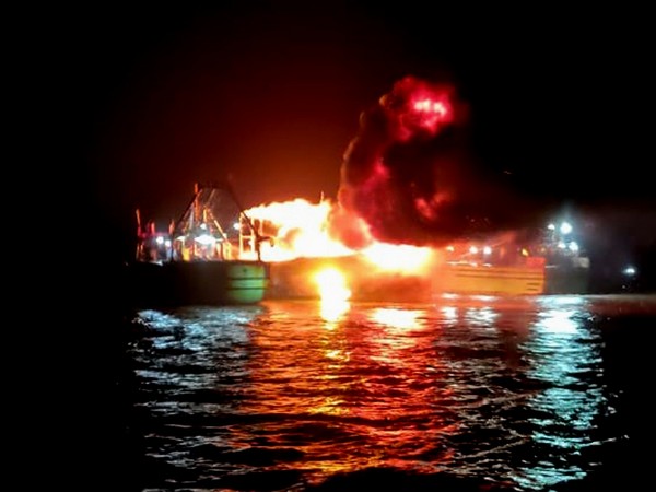 Tamil Nadu: A massive fire breaks out in fishing boat anchored at Rameswaram’s Pamban