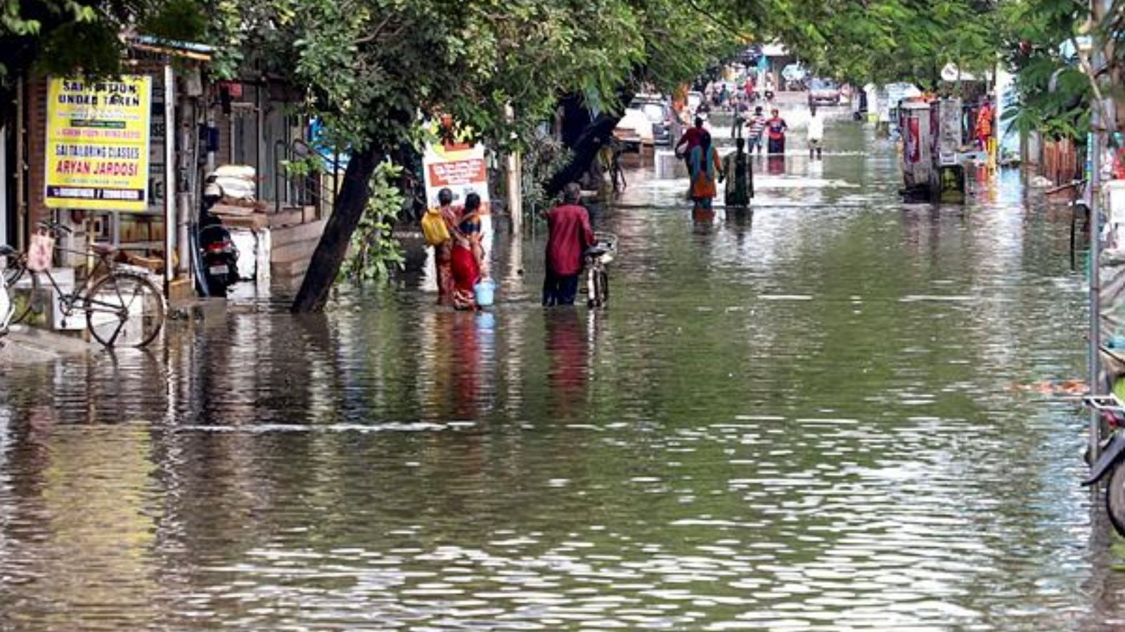 Cyclone “Michaung” anticipate to make landfall on Dec 5 in Andhra Pradesh; Schools closed in Chennai