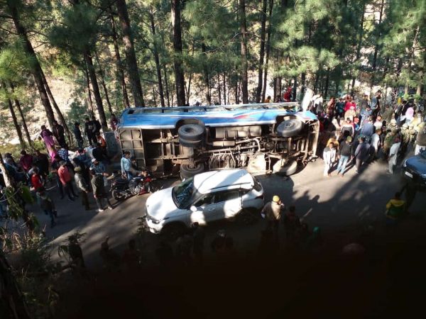 J&K: One people dead and 22 hurt as bus overturns in Rajouri district