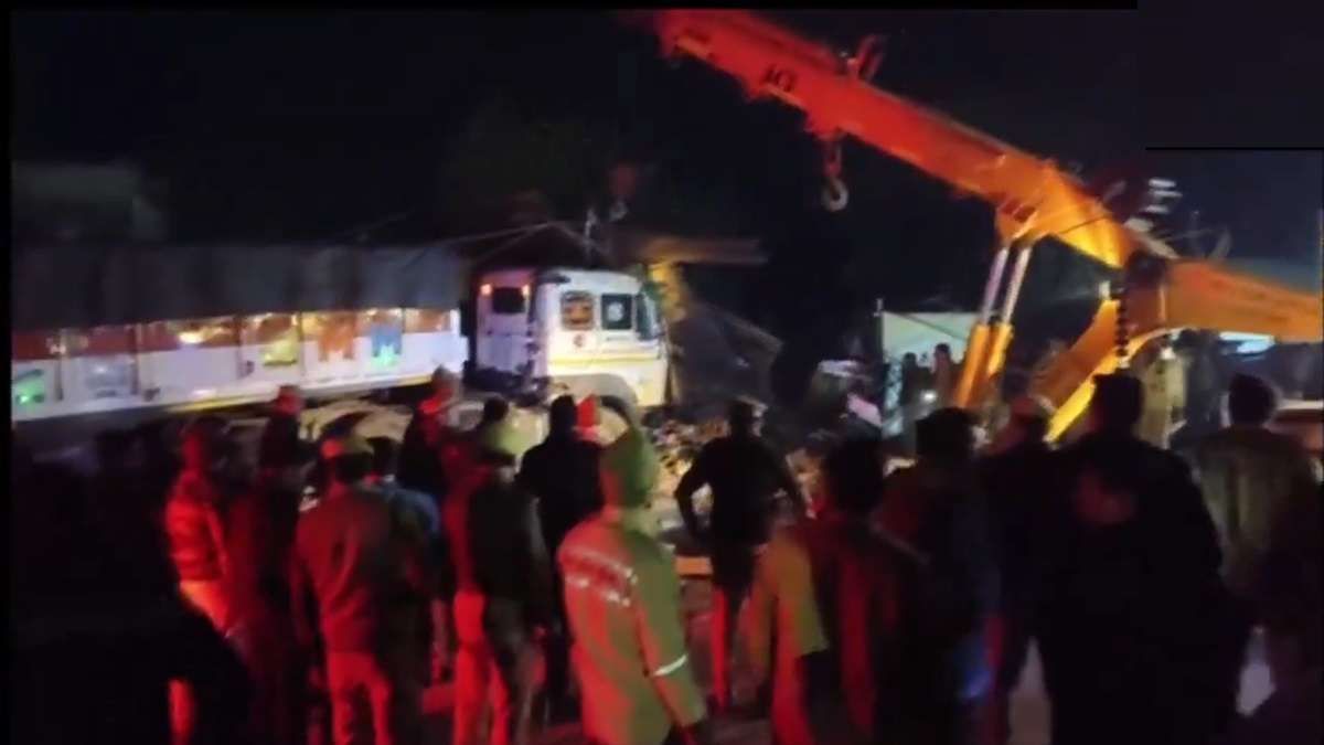 Etawah: Three dead, several injured after dumper truck crashes into dhaba