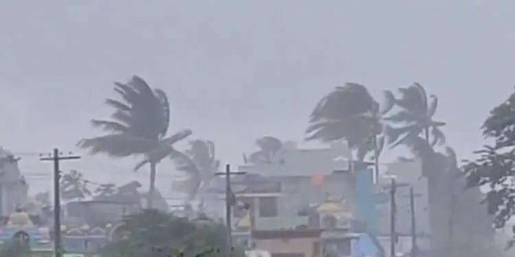 Cyclone Michaung Strikes Andhra Pradesh: Over 9,400 Evacuated, Landfall Underway