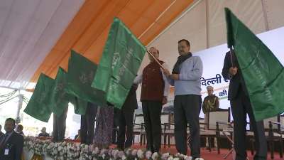 Kejriwal Flags Off 500 Electric Buses, Enhancing Public Transport and Reducing Emissions