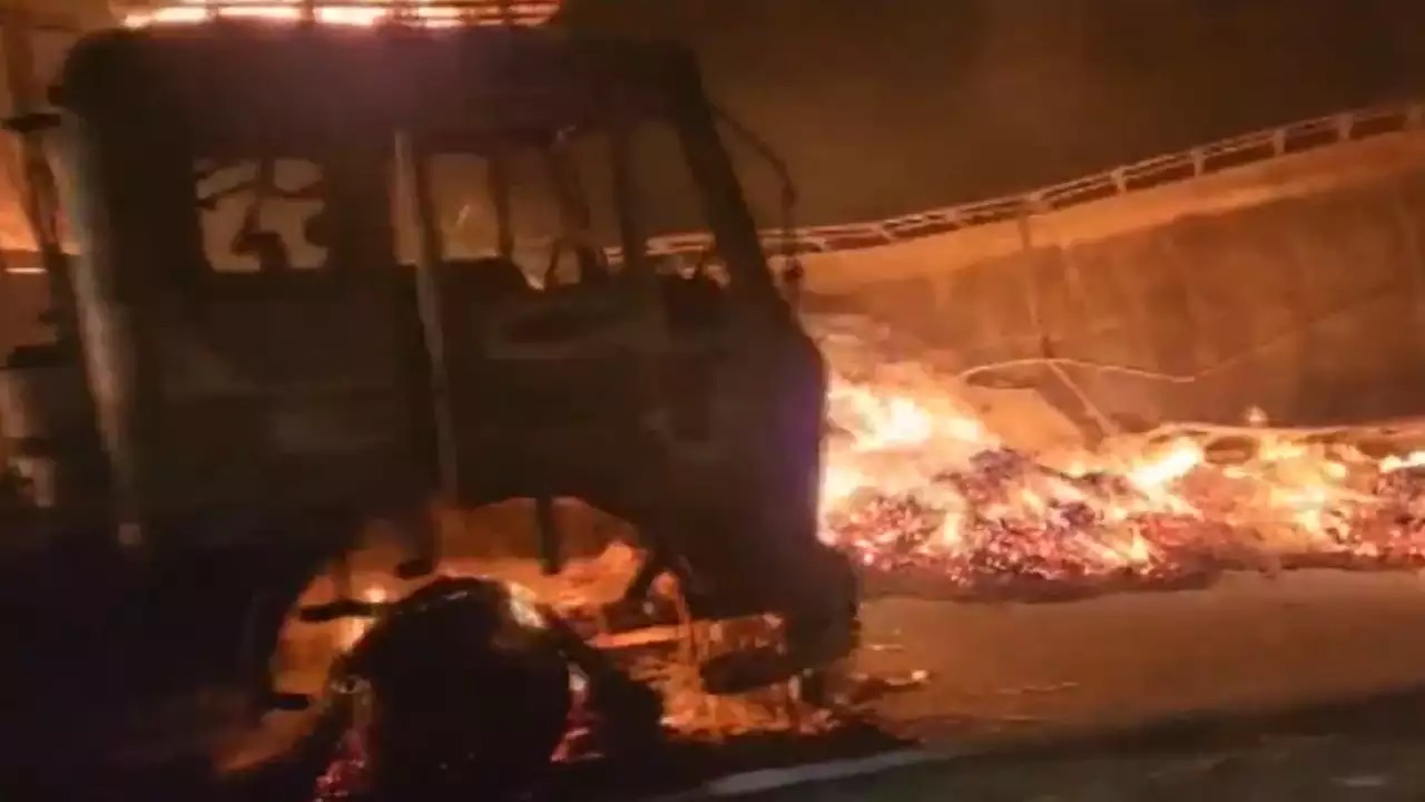 3 Killed, several injured after fire engulfs multiple vehicles on Agra-Mumbai National Highway