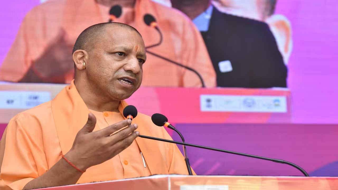 Yogi Adityanath Urges Swift Action on Green Hydrogen Policy for Sustainable Energy in Uttar Pradesh