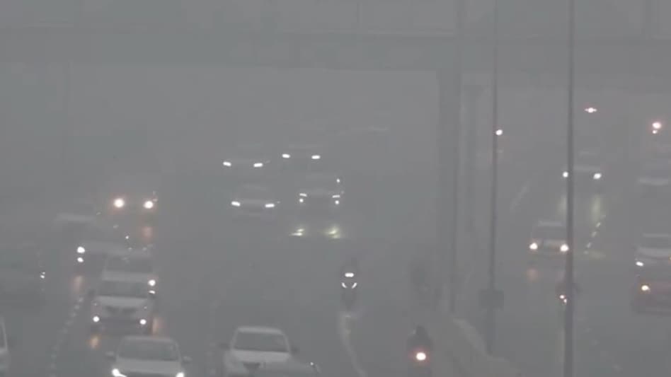 Delhi-NCR: Dense fog reduces visibility, many trains delayed, flight operations impacted