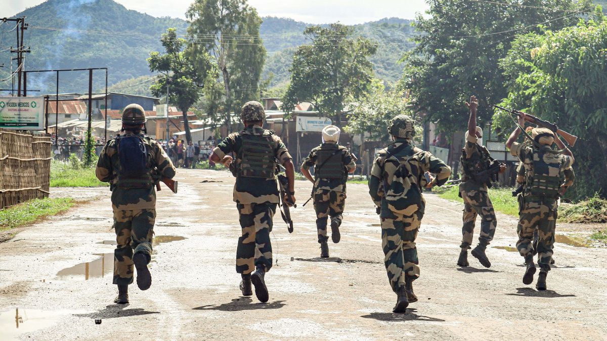 Manipur: 3 BSF jawans injured after a mob attacked police headquarters in Thoubal