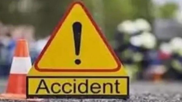 Uttar Pradesh: 2 people dead and 6 injured after car rams into poultry van in Ballia