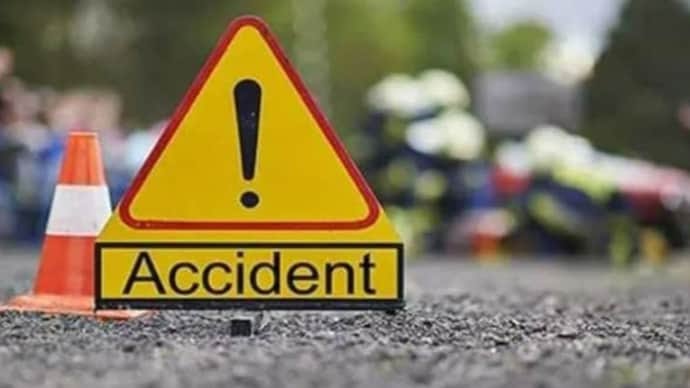 Telangana: 6 killed and 2 injured after lorry hits auto rickshaw and bike in Mahabubnagar