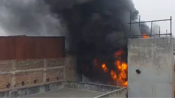 Delhi: A massive fire breaks out in a factory in Narela area, no casualties reported