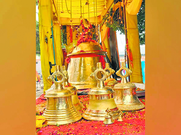 Ayodhya’s Ram Temple Welcomes 2,400 kg Bell Crafted from Eight Metals