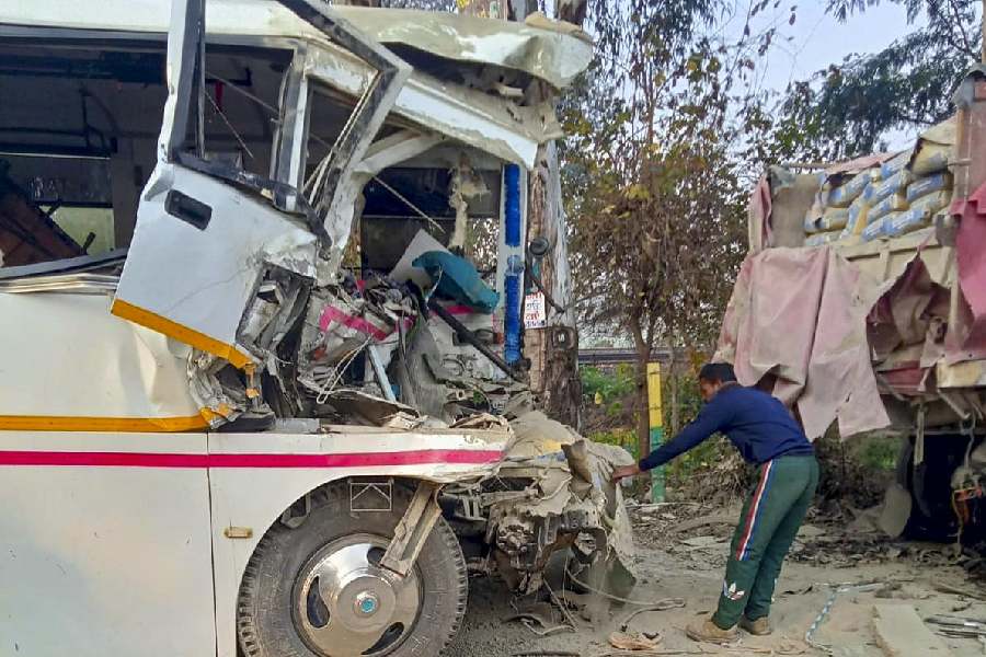 Punjab: Three Dead, Several Injured as Bus Carrying Police Personnel Crashes with Truck