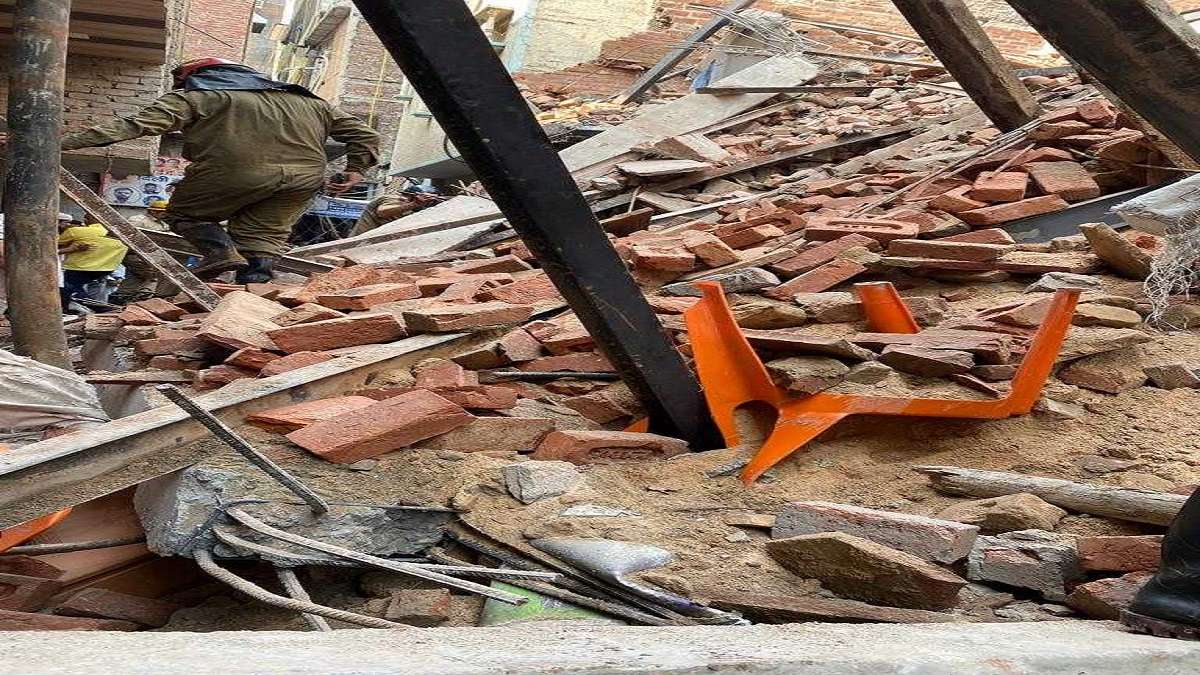 Tragedy Strikes as Building Collapses in Delhi’s Kotla Mubarakpur Area: One Dead, Many Injured