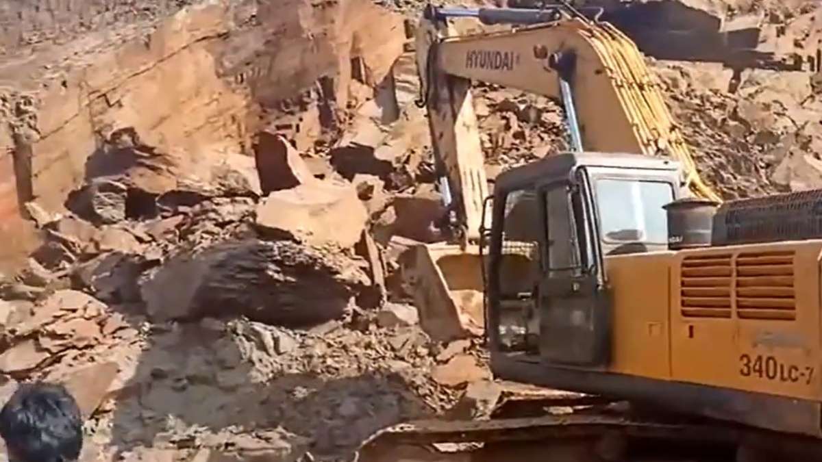 Chhattisgarh: 4 Workers killed after landslide occurred in Iron ore mine area in Dantewada