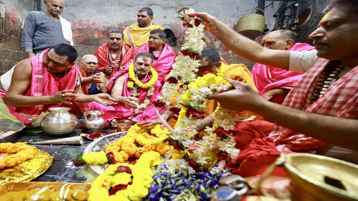Rahul Gandhi’s Bharat Jodo Nyay Yatra: Visit to Baba Baidyanath Dham Temple in Jharkhand