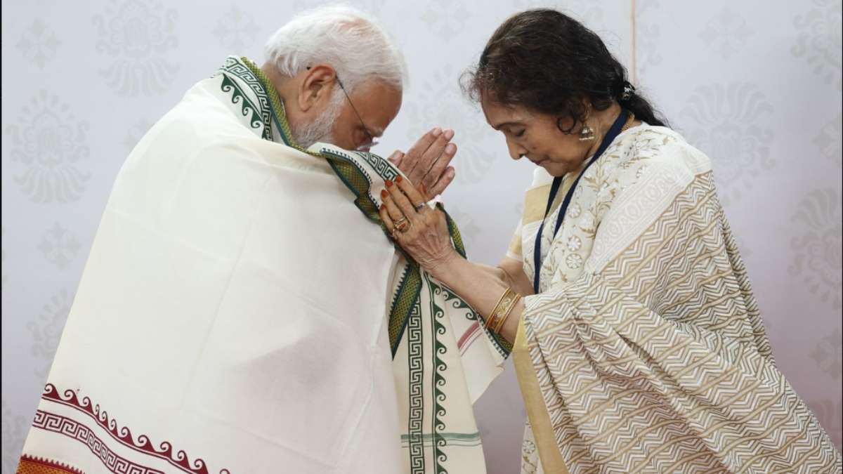 PM Modi Extends Warm Greetings to Padma Vibhushan Awardee Vyjayanthimala in Chennai