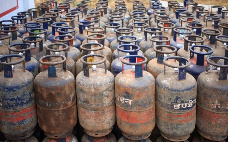 Prices of 19 Kg Commercial LPG gas cylinder hiked by Rs 25, check new prices