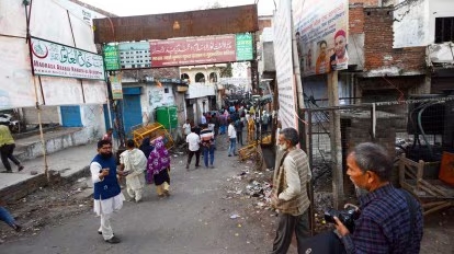 Uttar Pradesh: Stones Pelted on Police during Demolition Drive in Lucknow Akbar Nagar