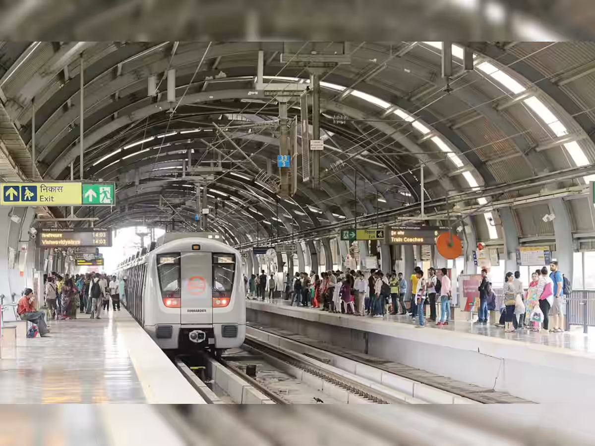 Holi 2024: Delhi Metro Services to Commence from 2:30 PM, Noida Banquets Advised to Obtain Bar License