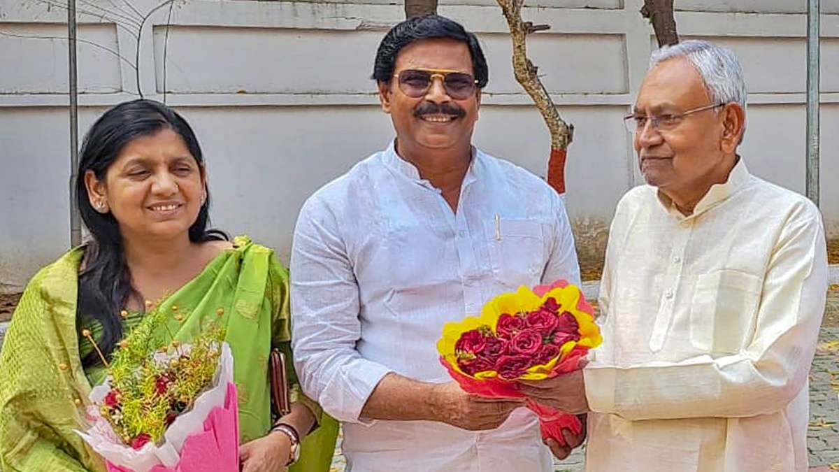 Lovely Anand, Wife of Former MP Anand Mohan, Joins JD(U) in Bihar, Aims for 40-Seat Sweep