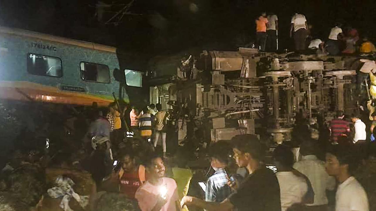 Rajasthan: 4 coaches of Sabarmati-Agra Express derail after collision with goods train in Ajmer