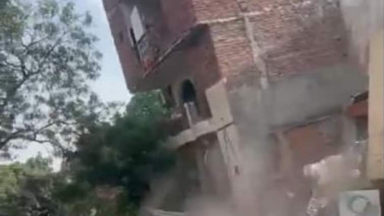 Four-storey building collapses in Kalyanpuri area of Delhi, no casualties reported