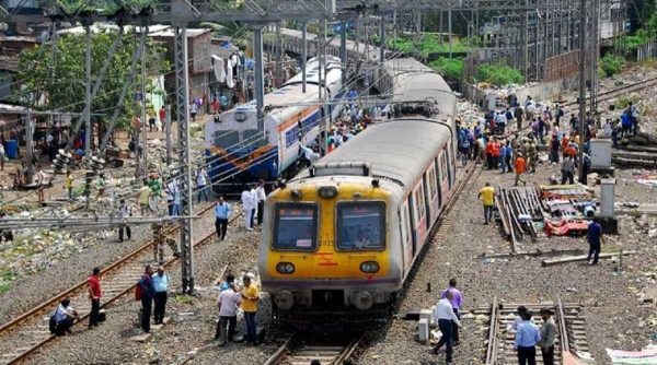 Mumbai: Local train derails at CSMT station, services severely affected on Harbour Line