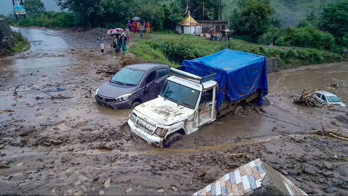5 Lives lost, many injured as landslides, flash floods hit J-K’s Kupwara; Several families shifted