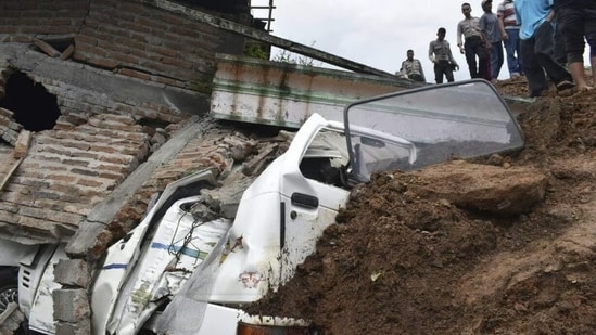 Indonesia: At least 14 killed, 3 missing after landslides hit sulawesi island