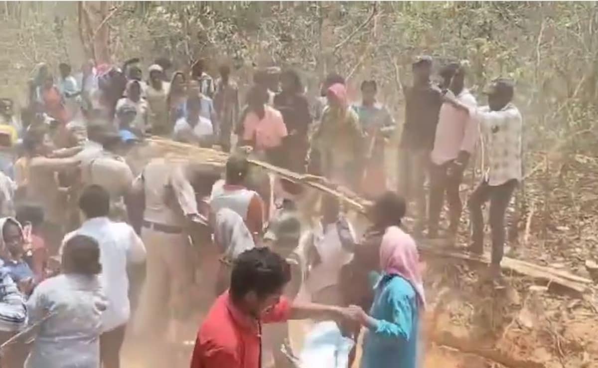 Telangana: Circle Inspector attacked by villagers in Khammam reserved forest area; 21 Detained