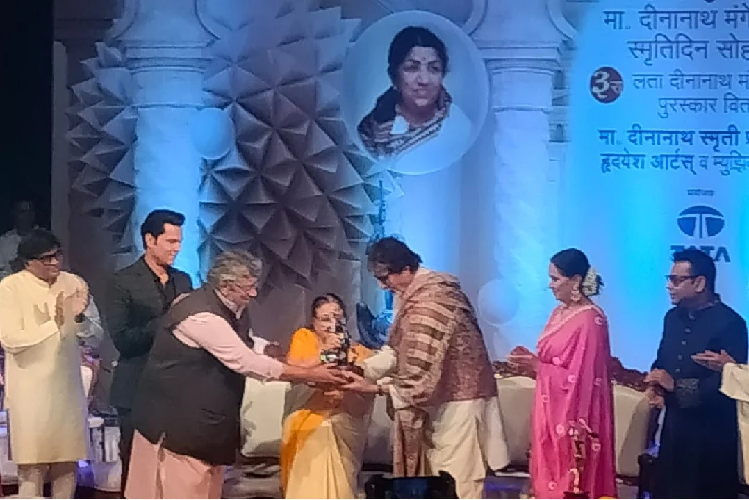 Amitabh Bachchan and AR Rahman Receive Prestigious Deenanath Mangeshkar Awards in Mumbai Ceremony