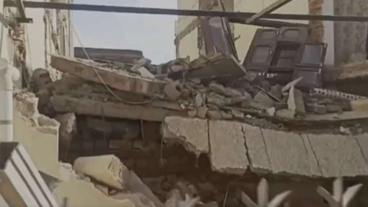 Two-storey house collapses in Punjab: One killed, 5 workers trapped amid ongoing construction