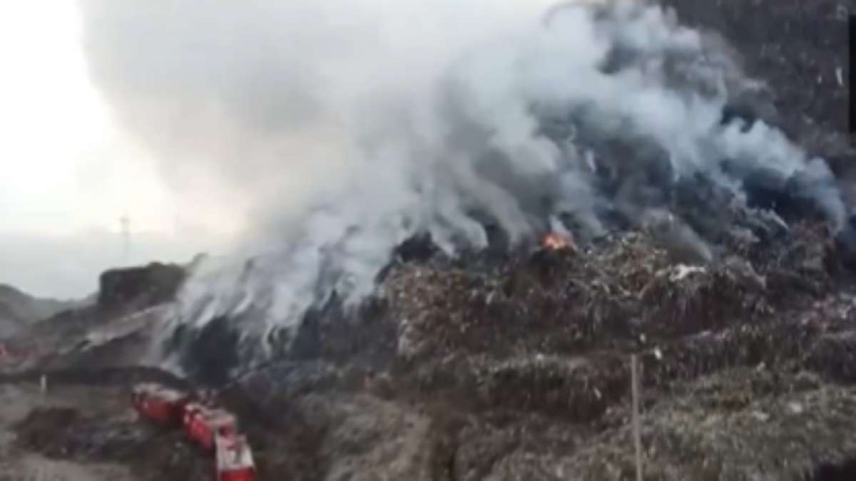 Ghazipur landfill fire continues with smoke, causing respiratory issues among Delhiites