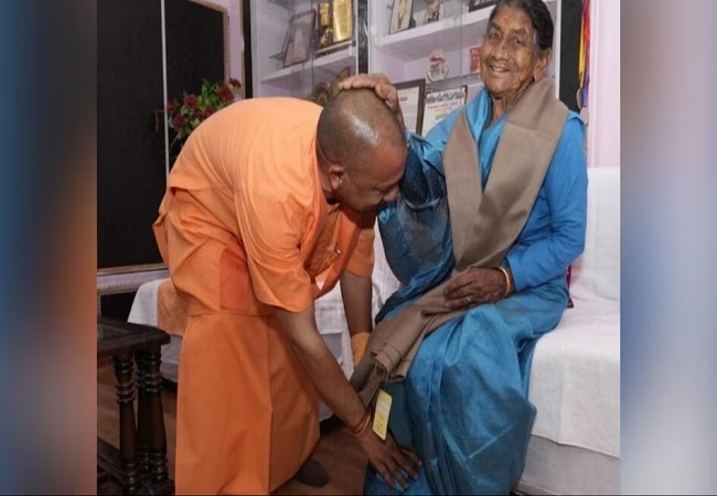 UP CM Yogi Adityanath’s Mother Hospitalized at AIIMS Rishikesh Due to Deteriorating Health