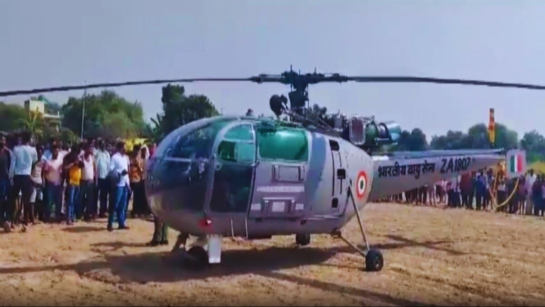 Maharashtra: Due to technical snag a army helicopter makes emergency landing in Sangli