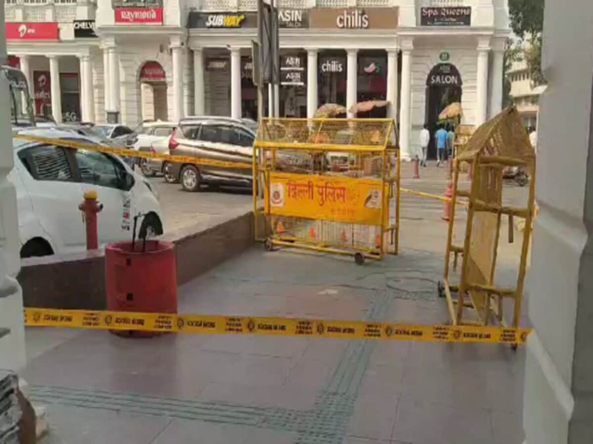 Delhi: Suspicious bag spotted at Connaught Place, area cordoned off, security agencies rush to spot