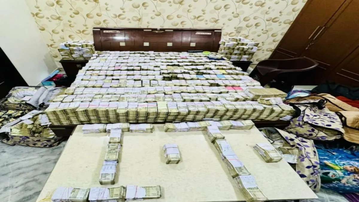 IT raids at various places in Agra, seizes huge piles of cash worth Rs 60 crore under bed, mattress