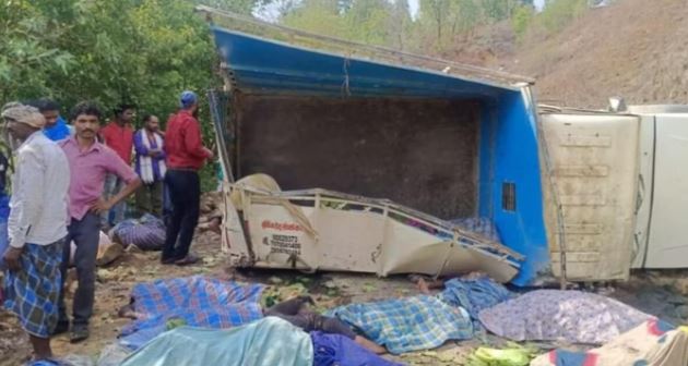 Tragedy strikes Chhattisgarh as pick-up vehicle overturns; 18 Dead, 4 injured; CM expresses pain