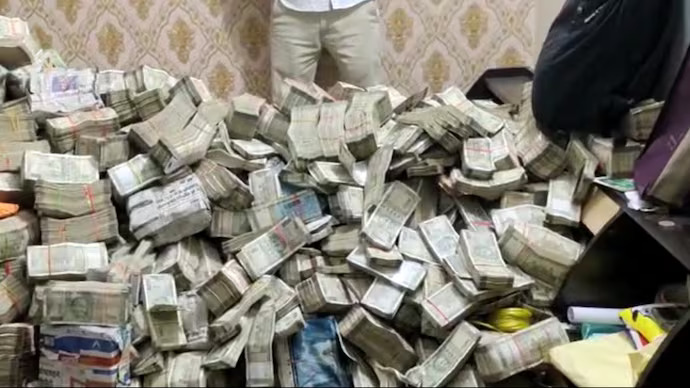 ED Raids Jharkhand Minister’s Personal Secretary, Finds Large Cash Sum with Household Staff