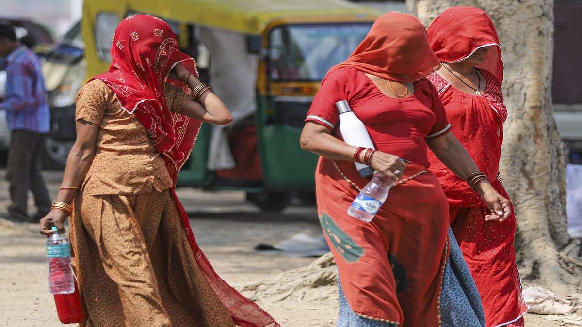 North India blazing under heatwave, Barmer and kanpur at 46.9 degrees; Red alert issued