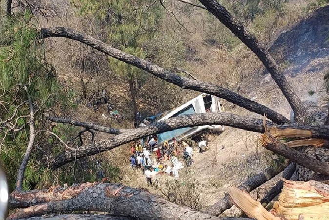 Big Accident in Jammu: UP Bus Falls Into Ditch, 15 Passengers Dead and 40 Injured