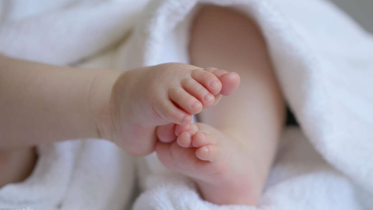MP shocker: Woman delivers baby in auto Rickshaw after hospital denied admission