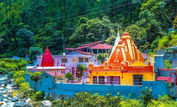 Nainital Administration Bans Reels and Photography in Kainchi Dham Ahead of Festival