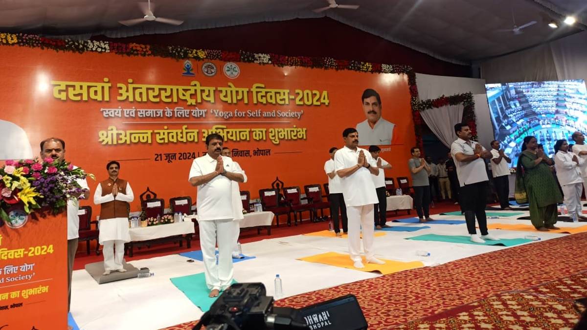 MP CM Mohan Yadav Demonstrates Perfect Yoga, States ‘The Entire World is Now a Fan of Yoga’