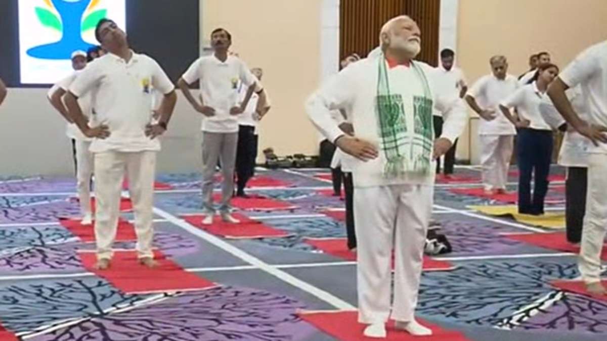 Prime Minister leads yoga session in Srinagar on the occasion of 10th International Yoga Day