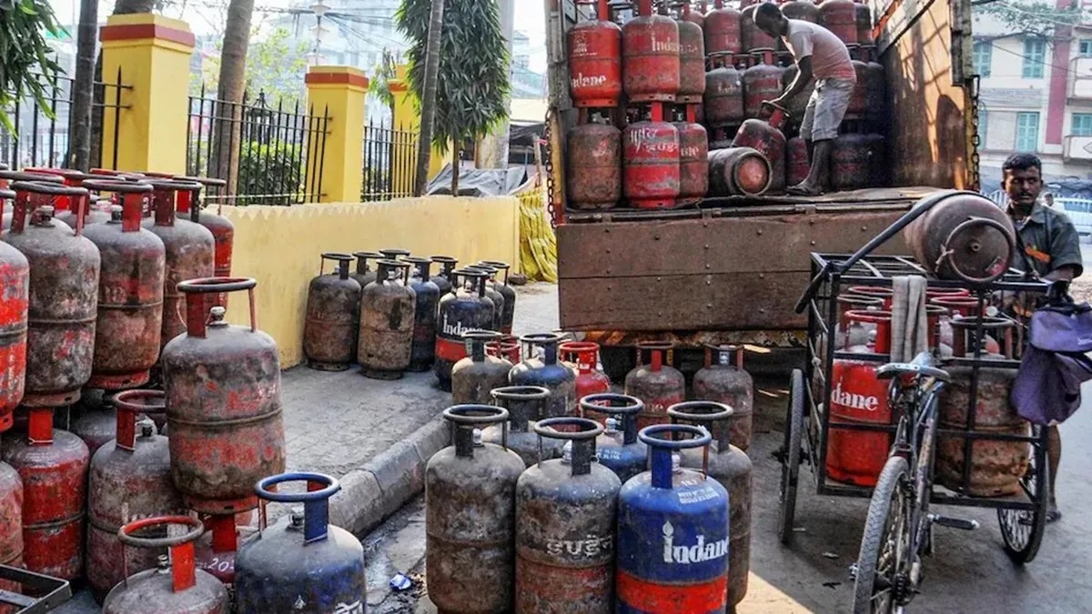 19-Kg LPG commercial cylinder price slashed by Rs 30; Check city-wise rates here